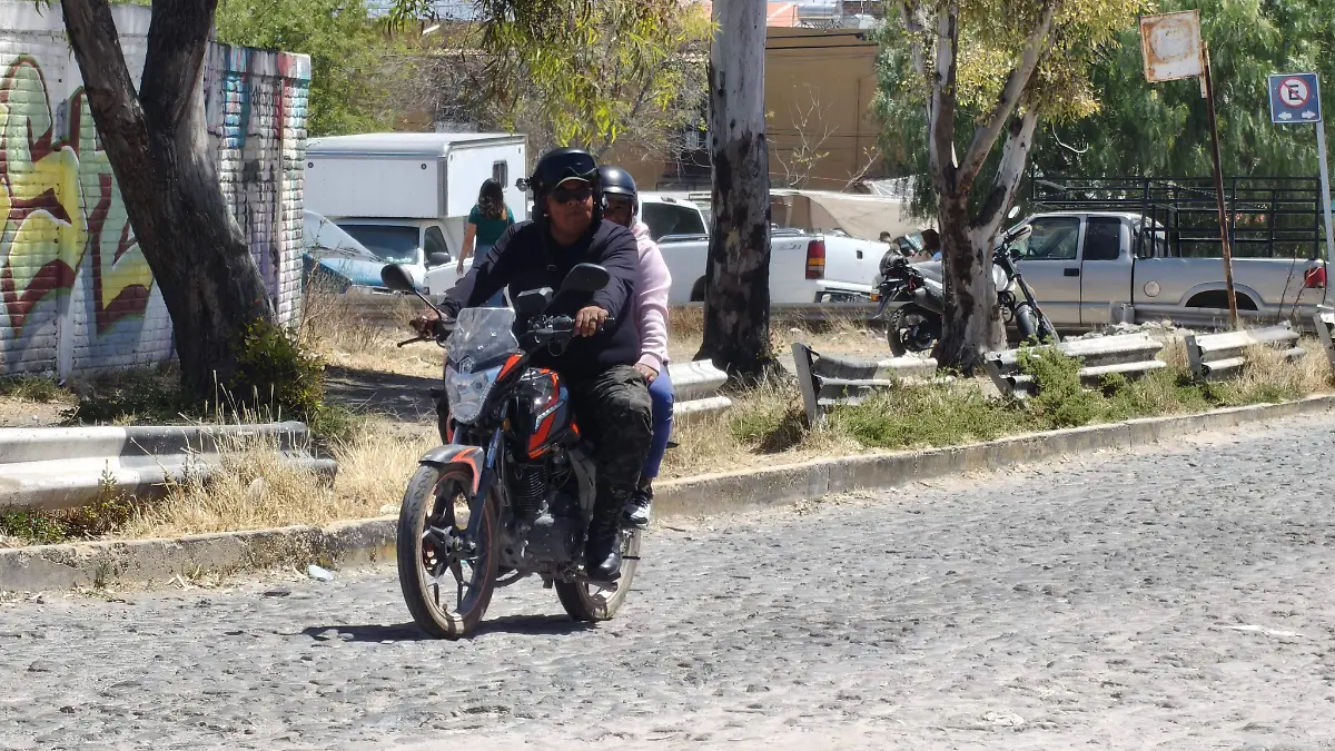 Autoridades supervisan circulación de motocicletas en distintos puntos del municipio.