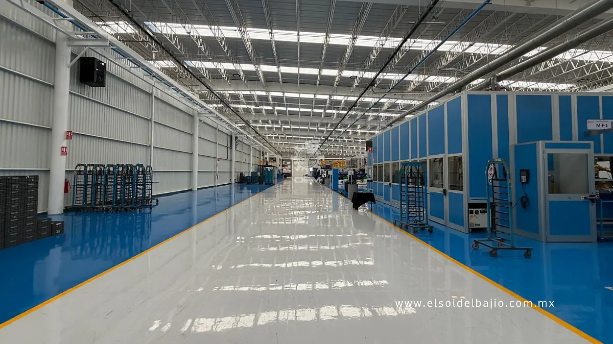 Helvex invierte 20 millones de dólares en su nueva planta de materiales en Apaseo el Grande.