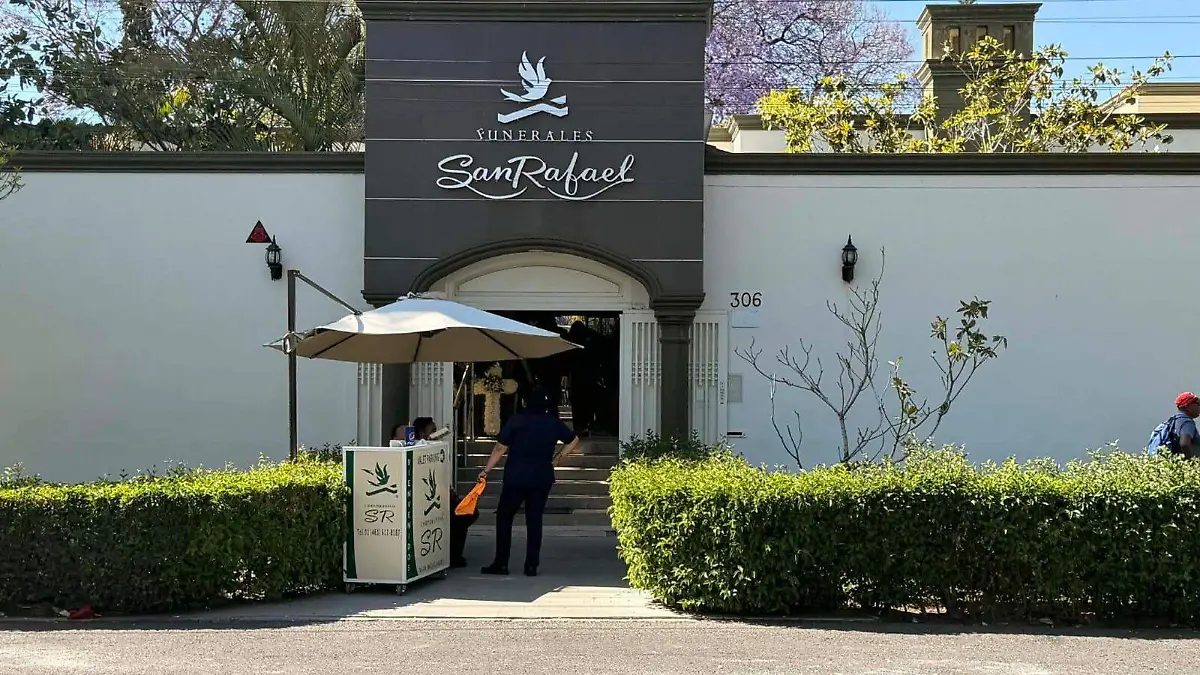 9f79ef76-e60a-4e0c-9bde-f45972338b07