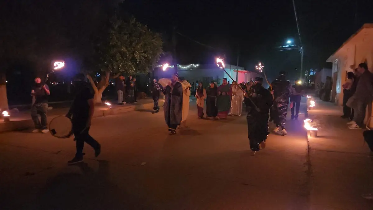 Los fieles recorrieron las principales calles de la comunidad. 