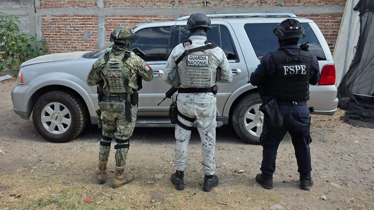 Asegura FSPE vehículo blindado y equipo exclusivo del ejército en Celaya
