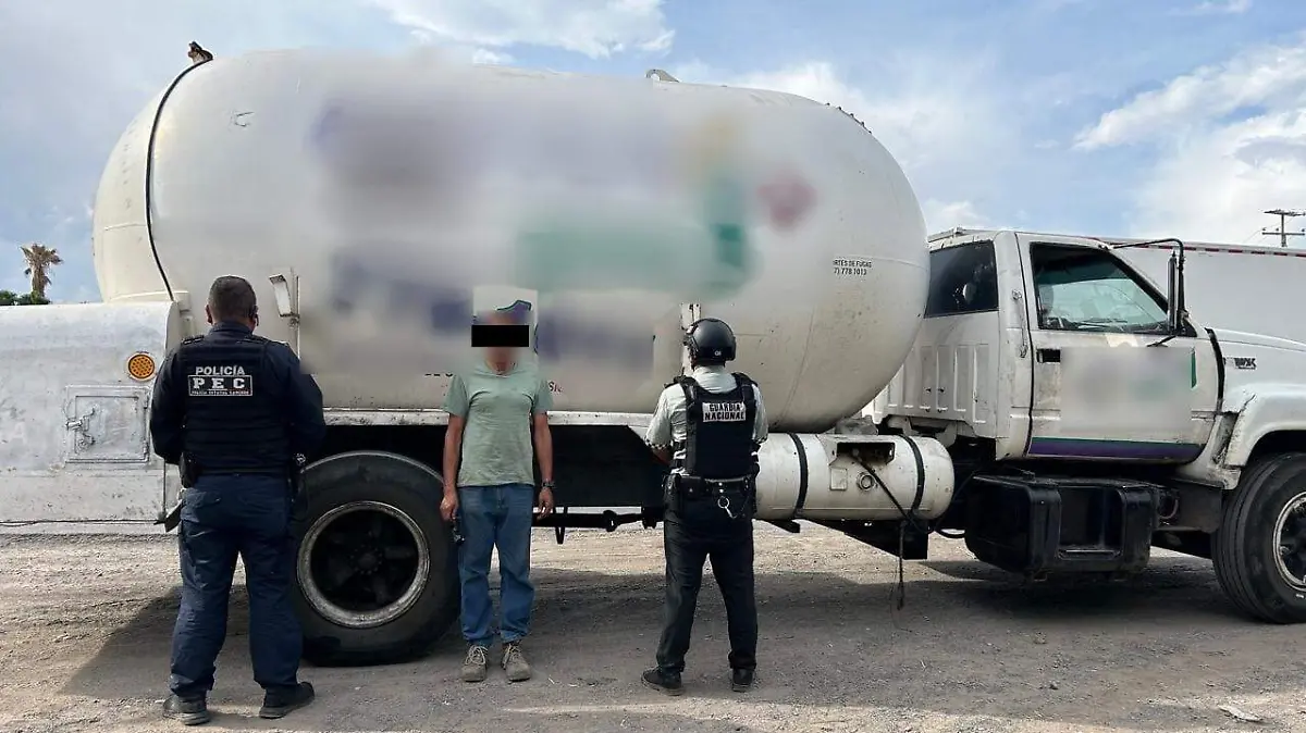Asegura PEC autotanque con 15 mil litros de gas LP en Celaya