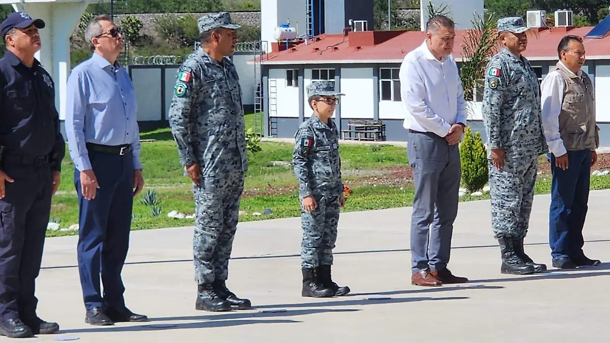 GUARDIA HONORARIO2