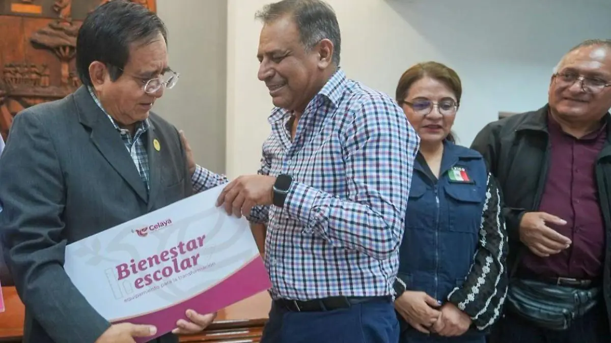 entrega a escuelas  (1)