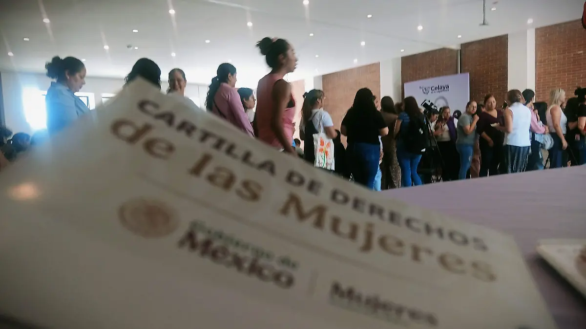 MUJERES (1)