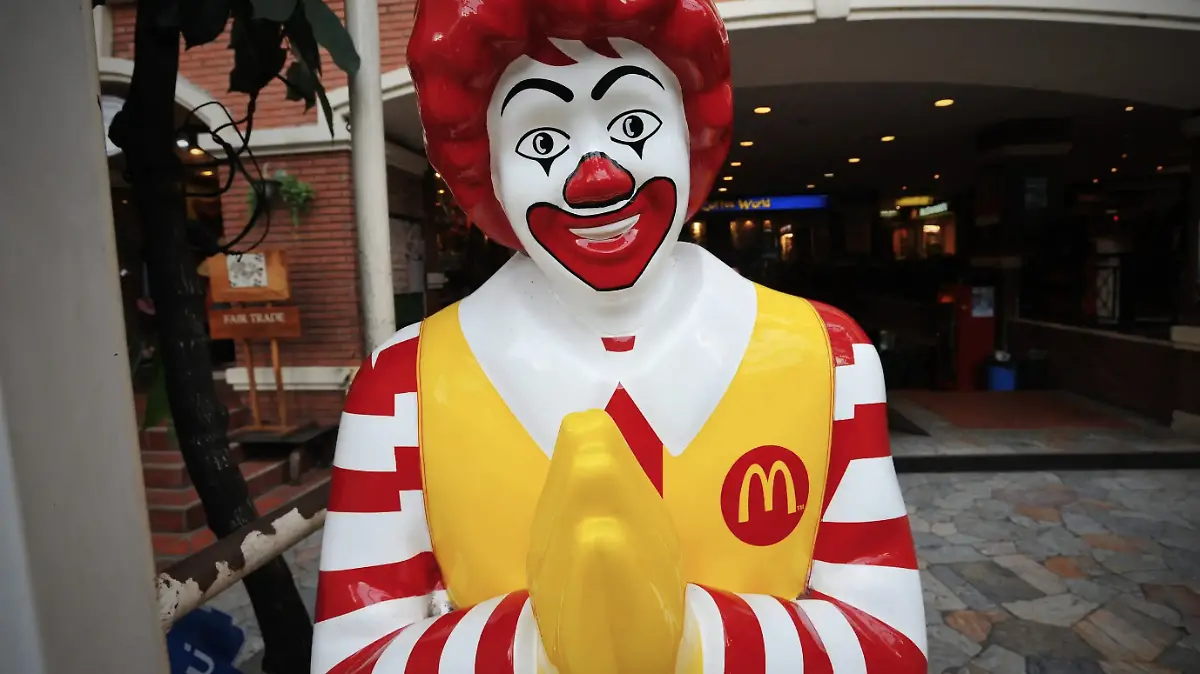 Payaso de McDonald's se mueve solo