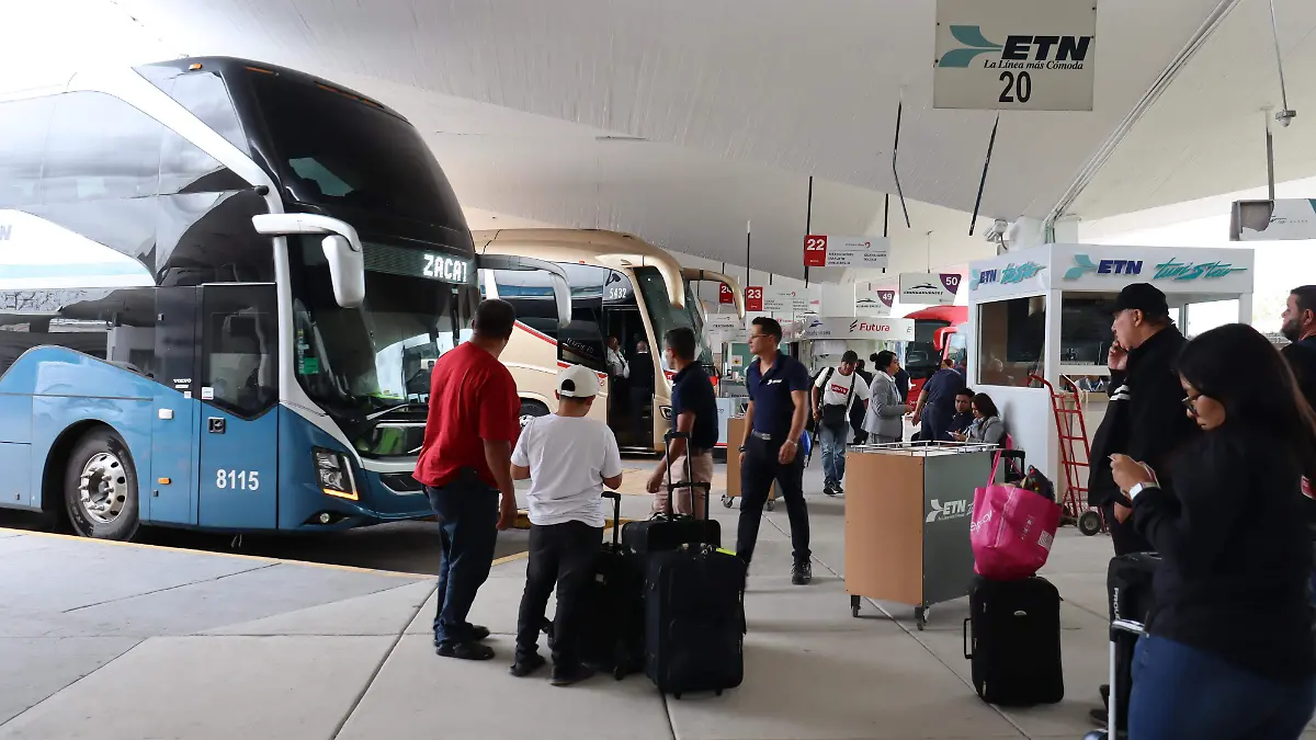 Central de autobuses-Autobús-Camión-Vacaciones