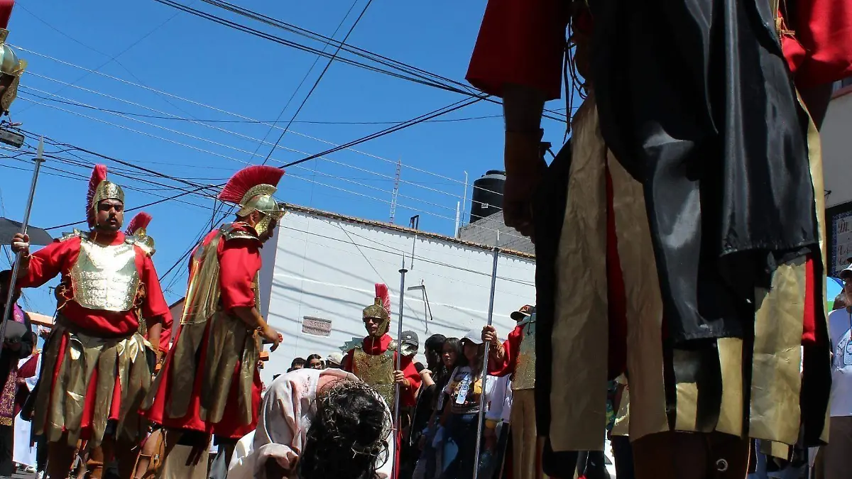 FBUSSON VIACRUSIS 01