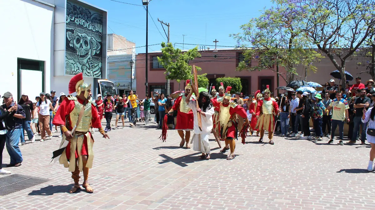 FBUSSON VIACRUSIS 03