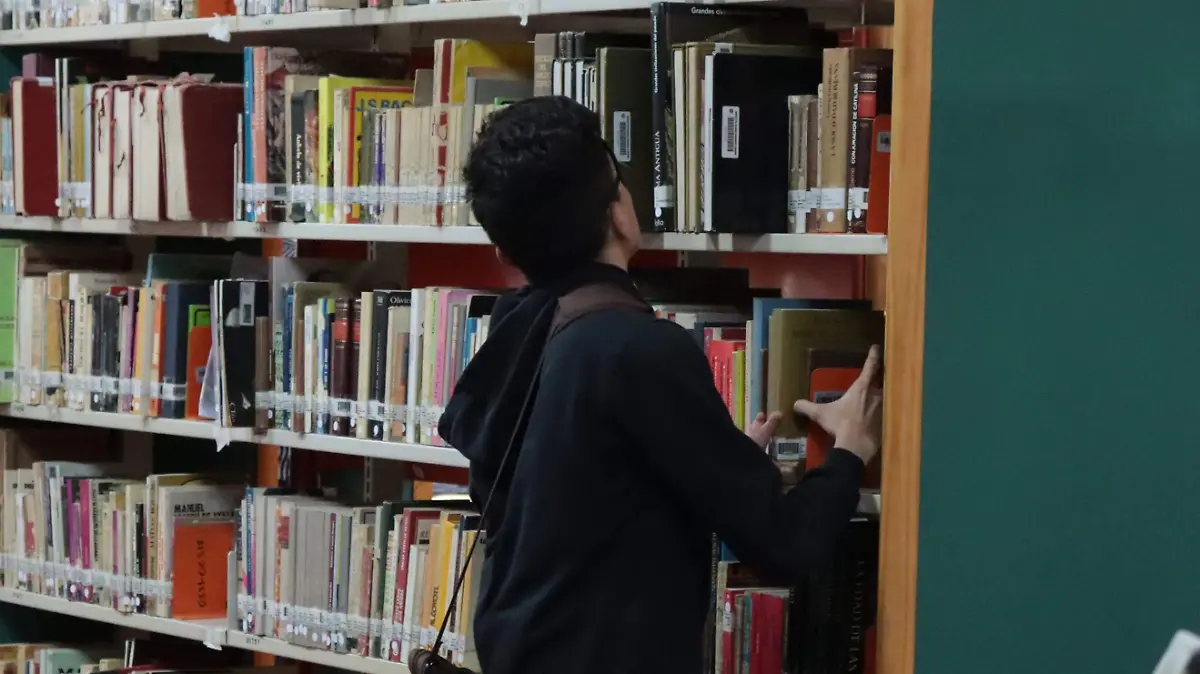 Jóvenes-Bibliotecas-Libros