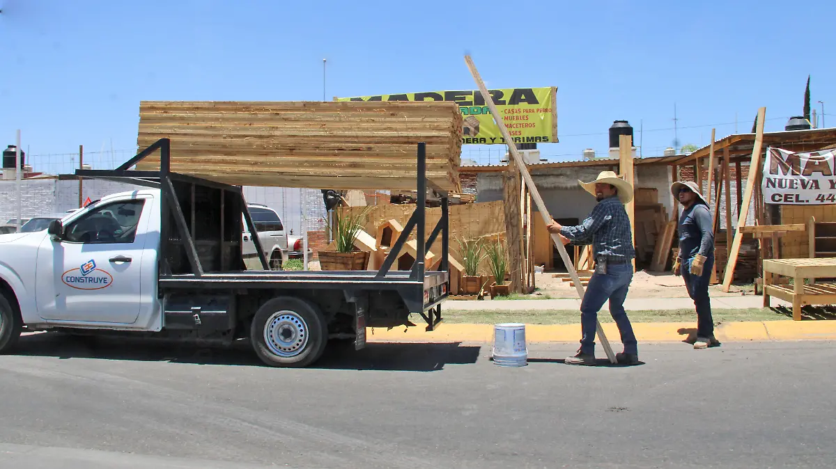 Trabajadores maderería