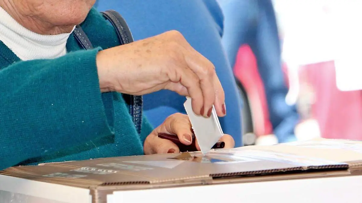 votaciones elecciones urna