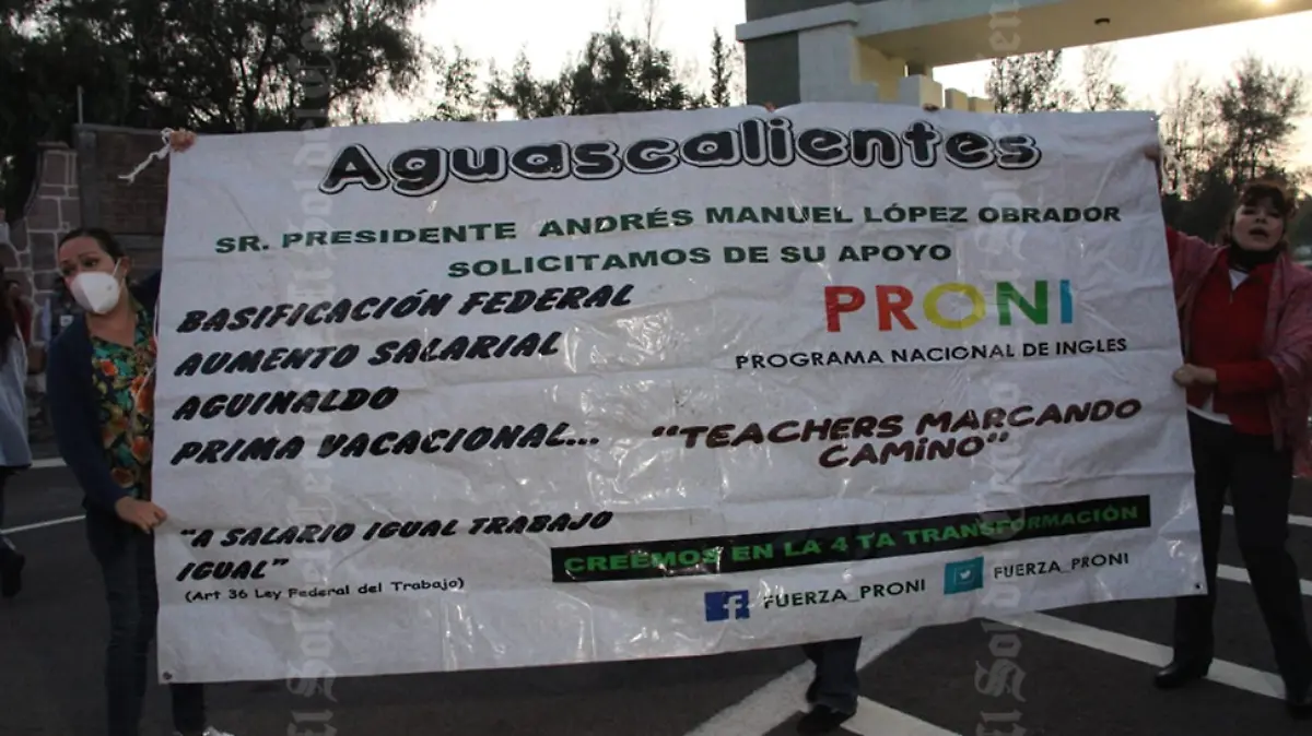 Manifestantes visita AMLO 3