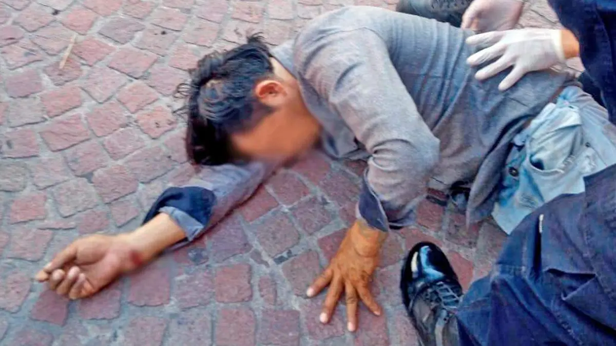 hombre cae de 10 m