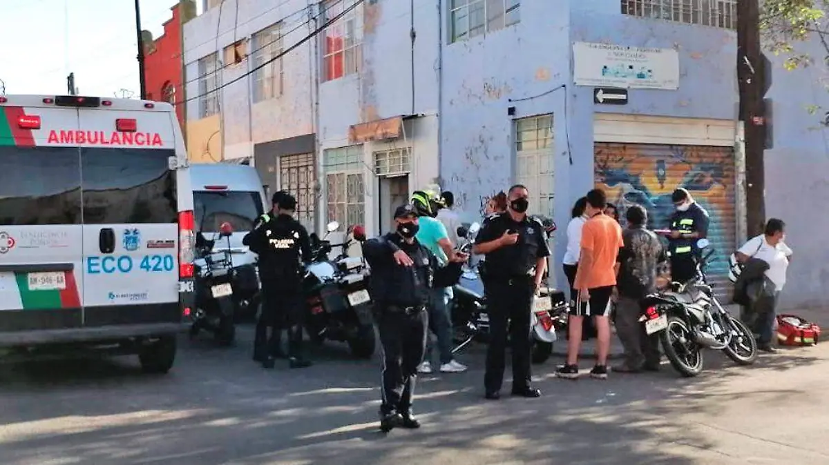moto cae encima de bebé 2
