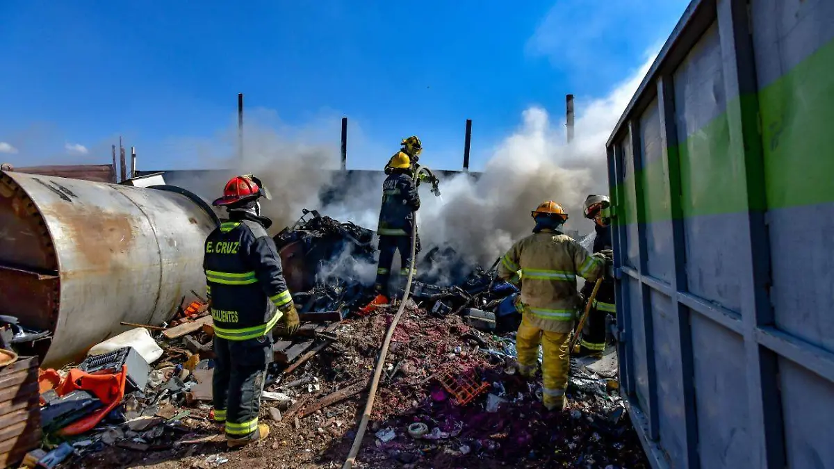 Incendio chatarrera 3