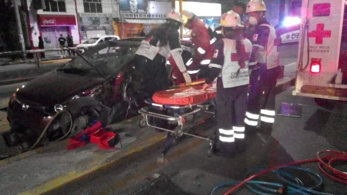 Auto choque contra muro 3