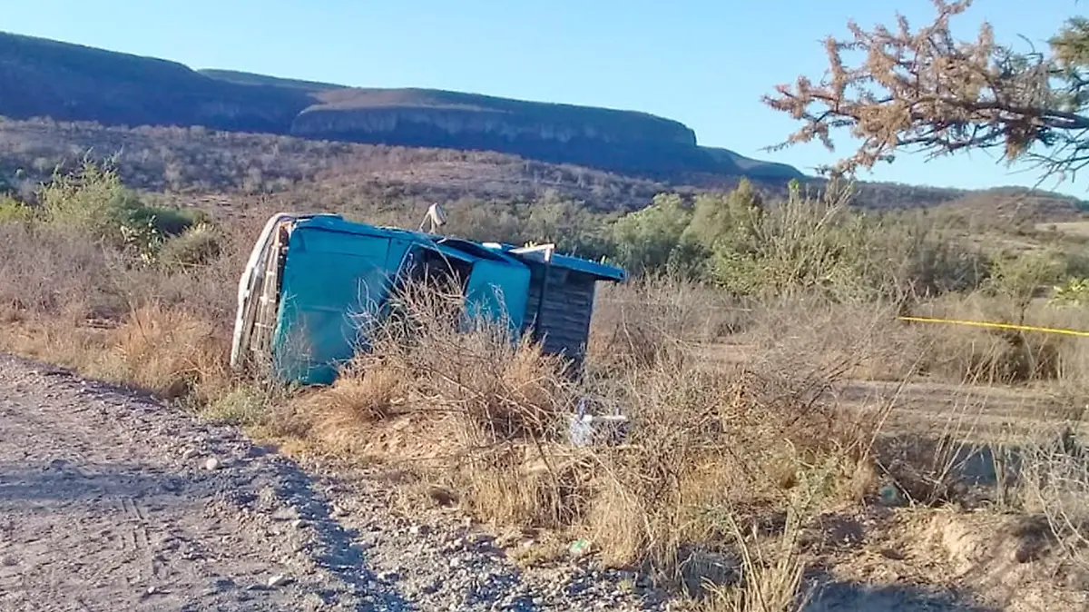 camioneta volcada