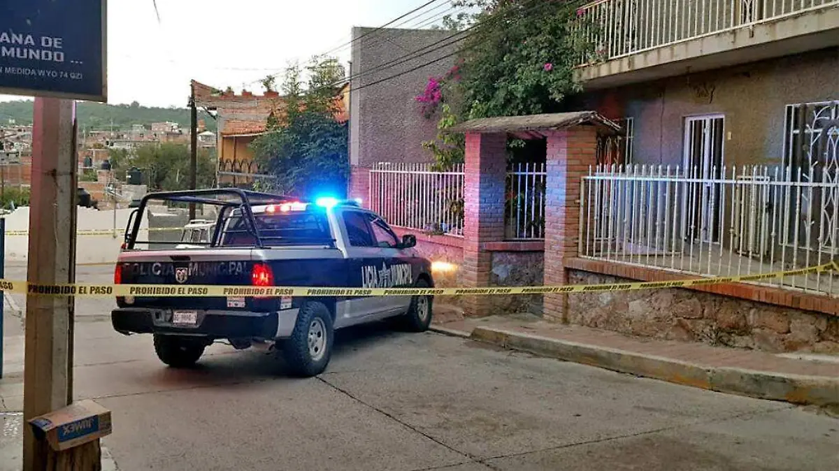 policias en la comunidad