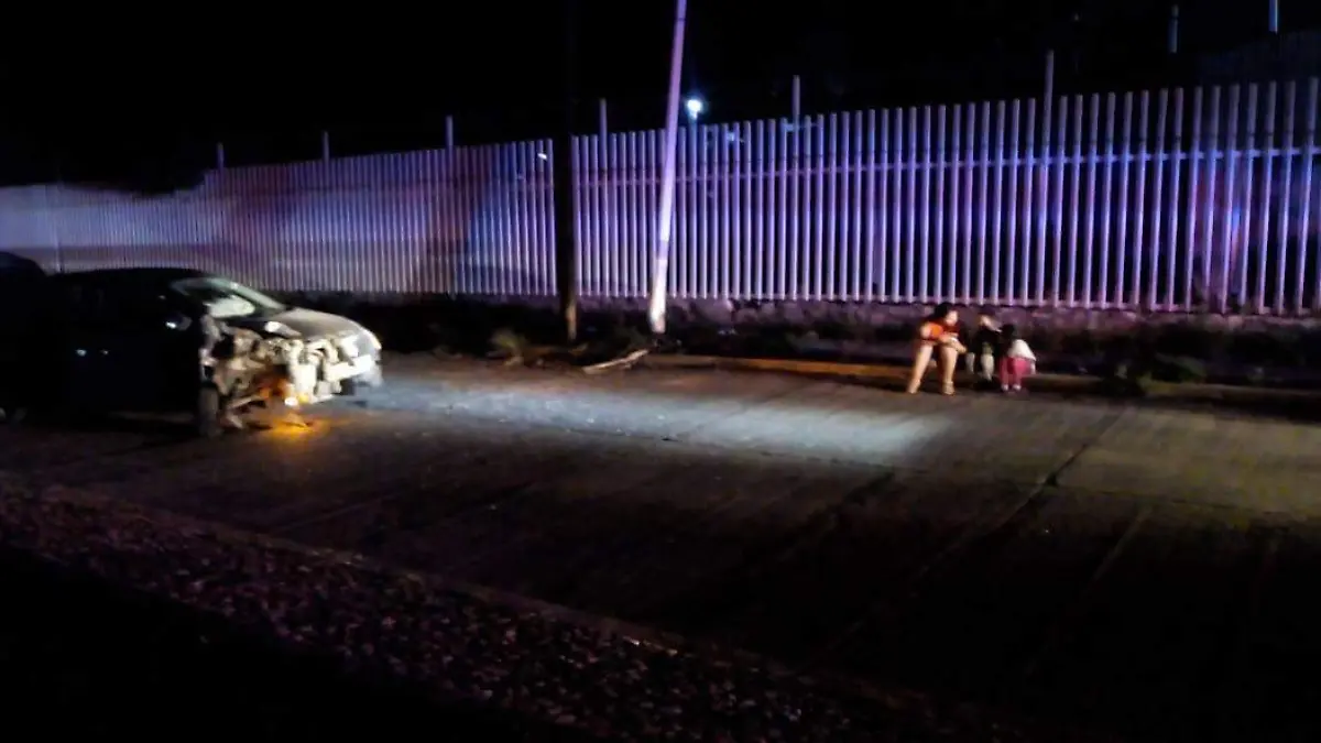 Choque contra dos postes 5