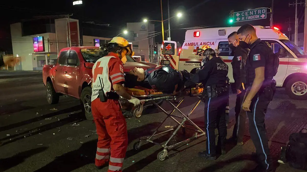 Choque motociclista con camioneta 2