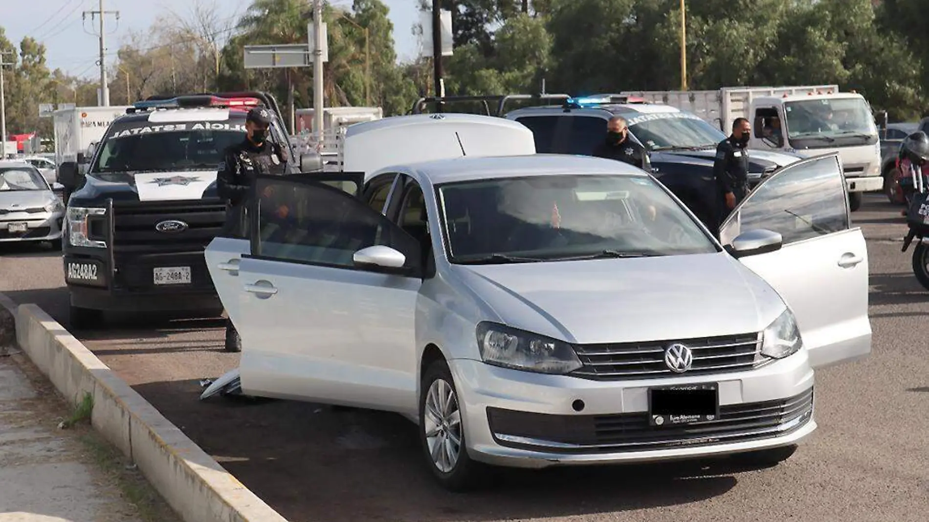 Patrullas-PolicíaEstatal-Auto-Montachoques