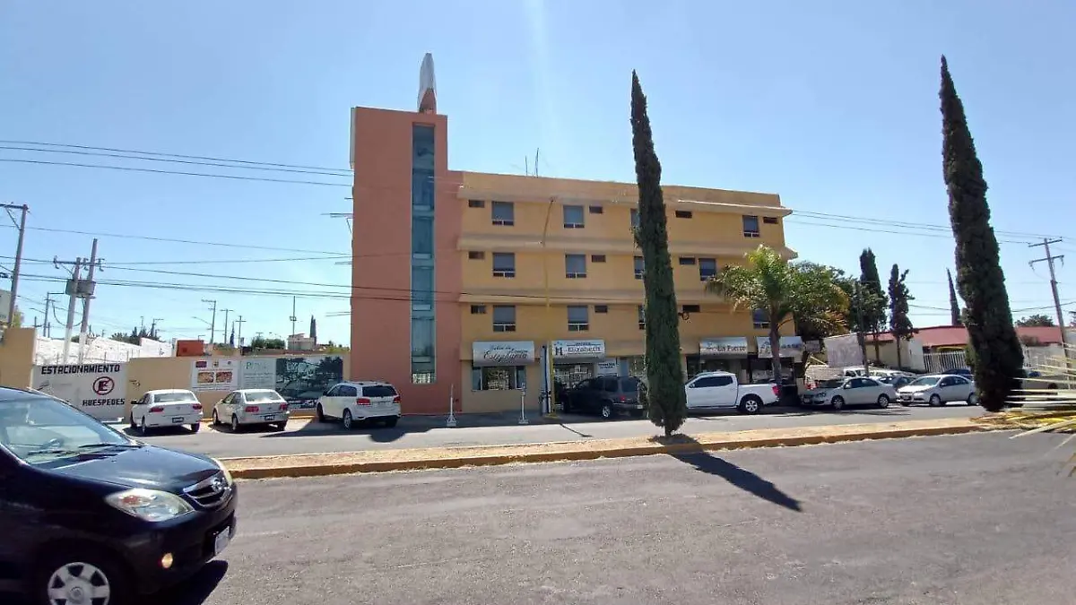 Hotel donde localizaron cadaver