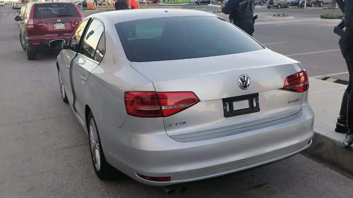 Auto de farderos detenidos 2