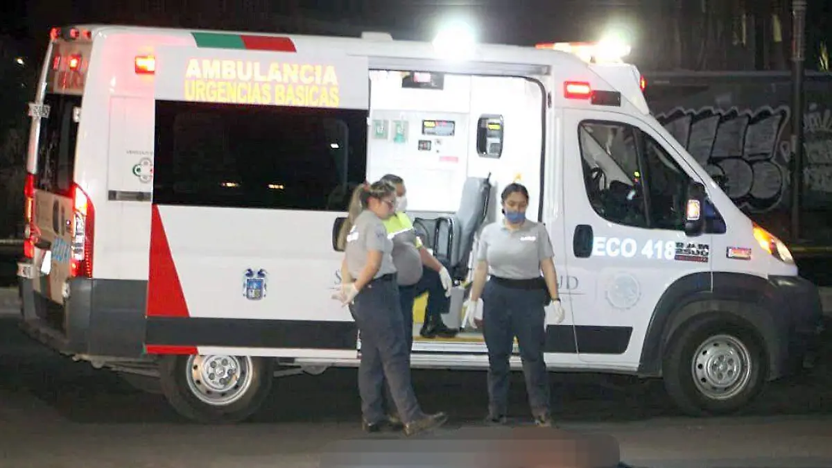 Ambulancia peatón arrollado