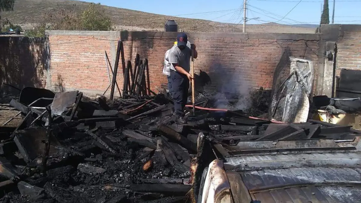 Incendio de casa en Asientos