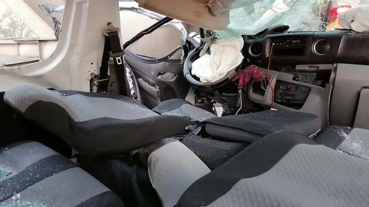 Choque tráiler contra combi 2