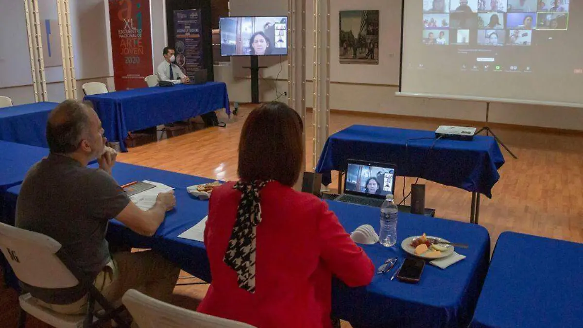 Claudia Santa Ana Zaldívar, directora del ICA; y Carlos Tejada, director de Ciudades Creativas de UNESCO (3)