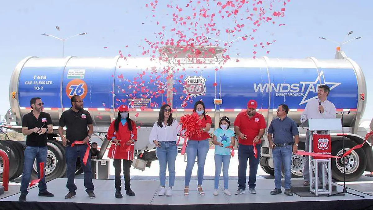 Inauguracion de gasolinera en El Retoño