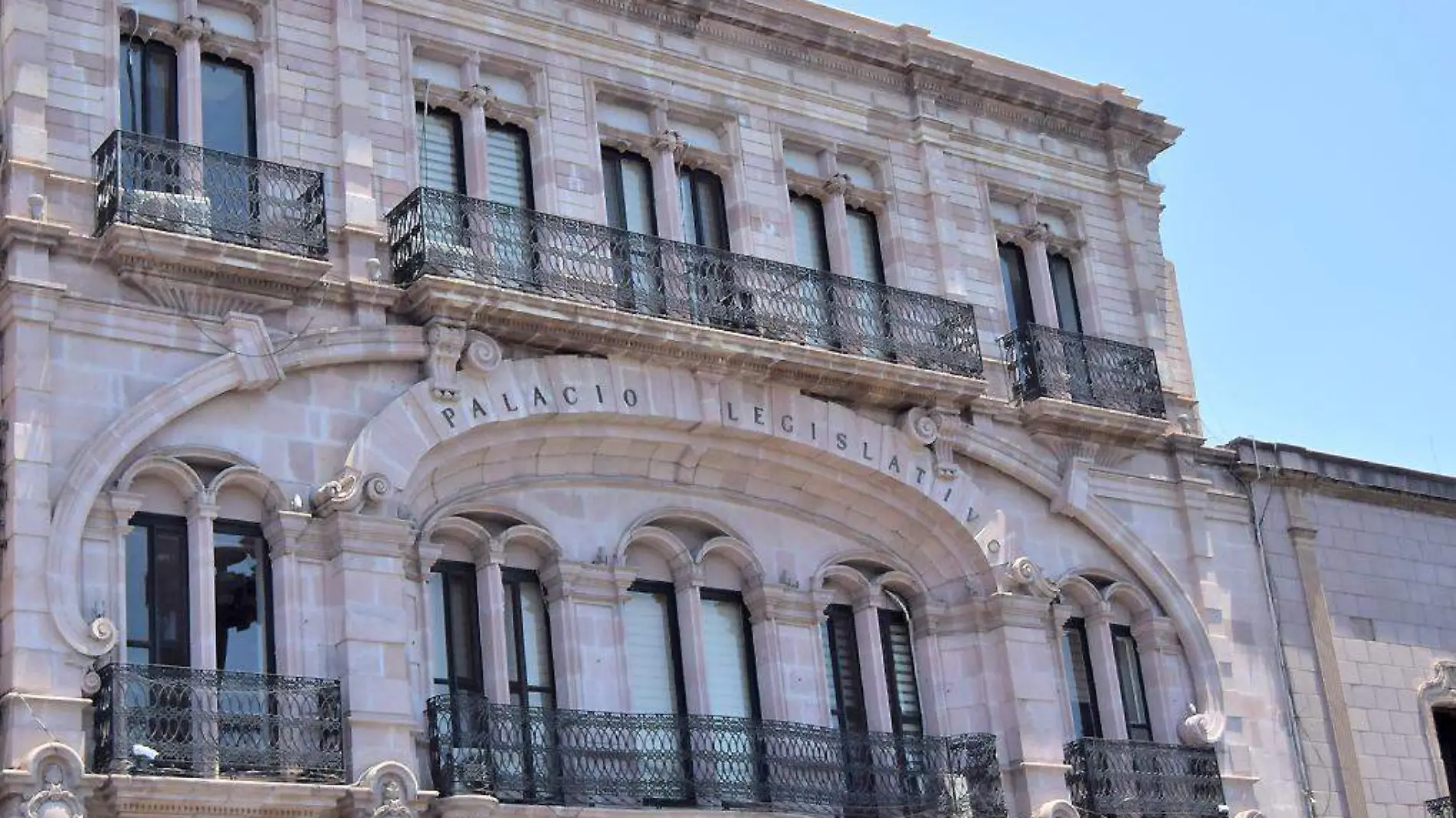 Edificio-Fachada-PalacioLegislativo