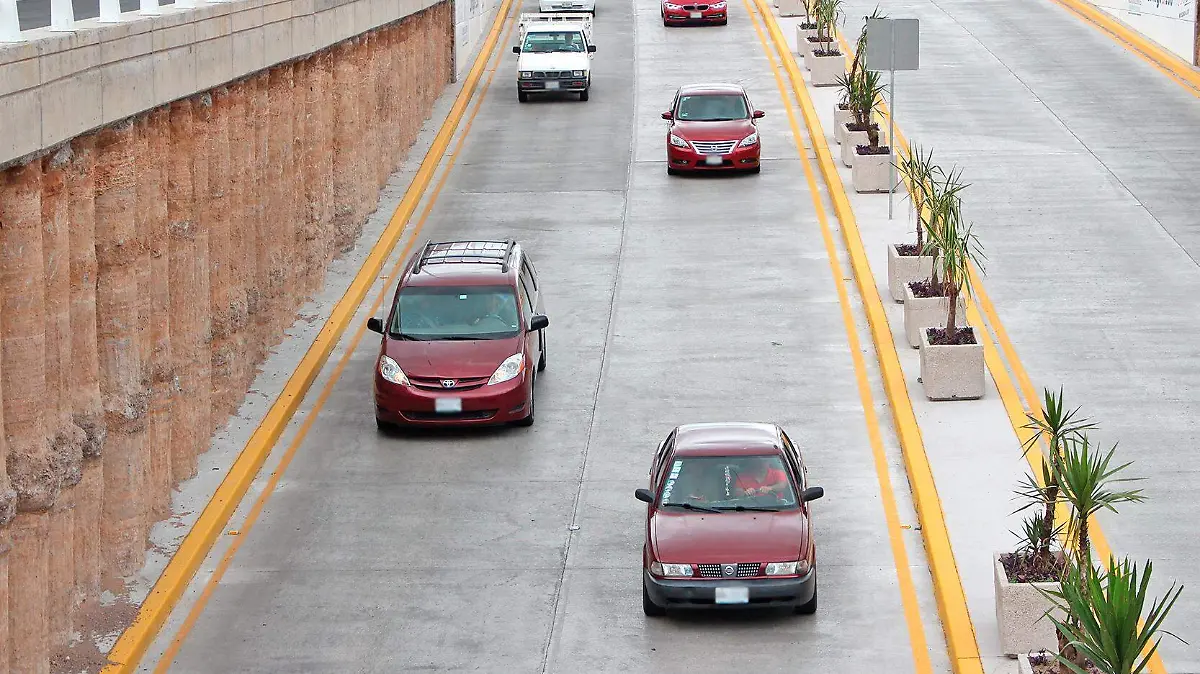 automoviles paso a desnivel vialidad