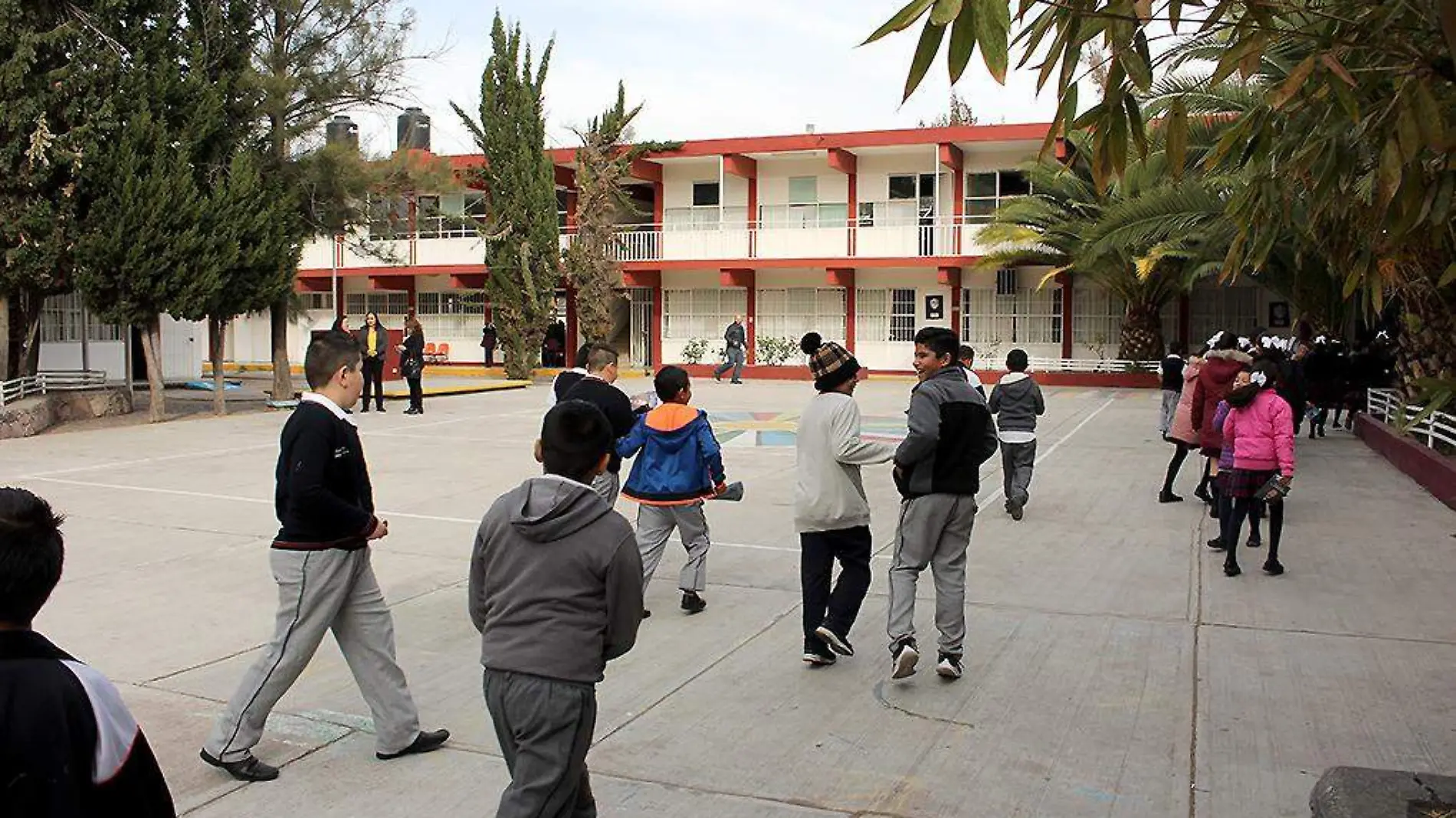 Alumnos-Estudiantes-Niños-Escuela