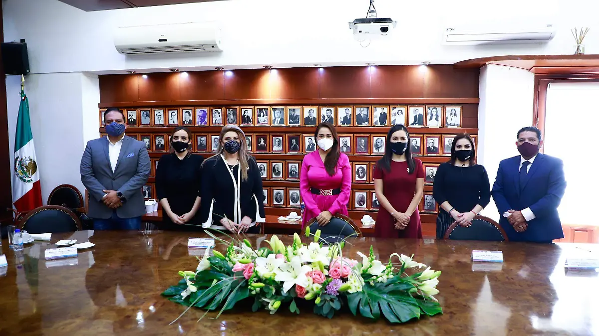 Reunion alcaldesa mujeres empresarias