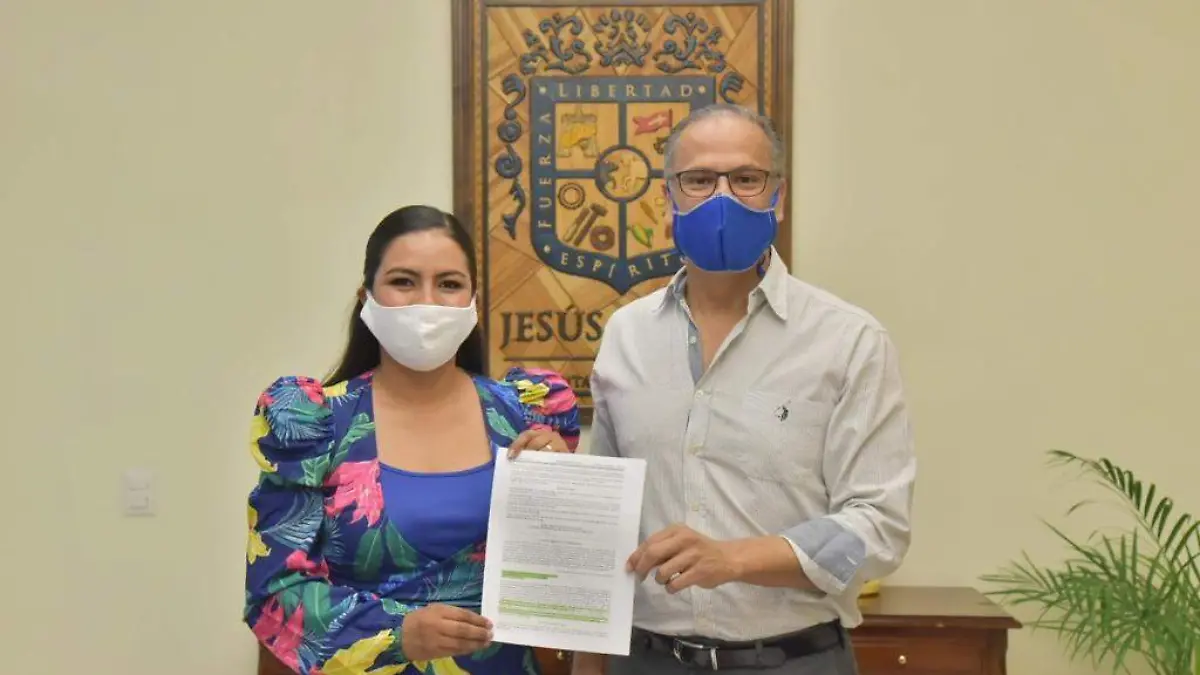 Alcalde de JM y diputada Lupita de Lira