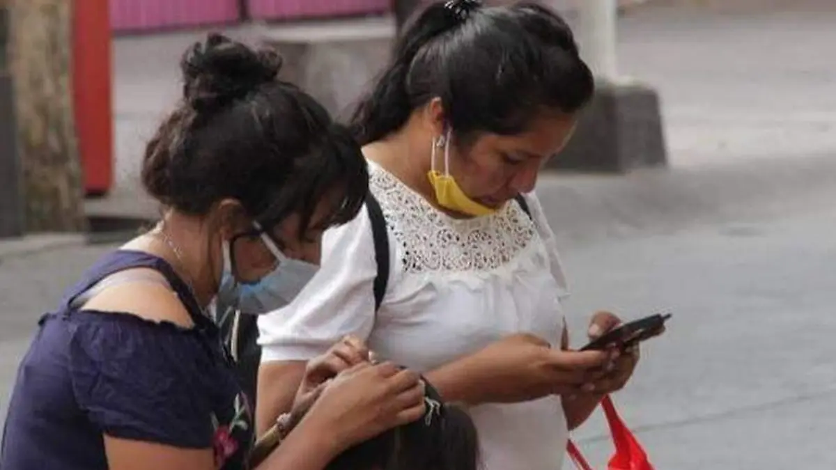 Personas con cubrebocas