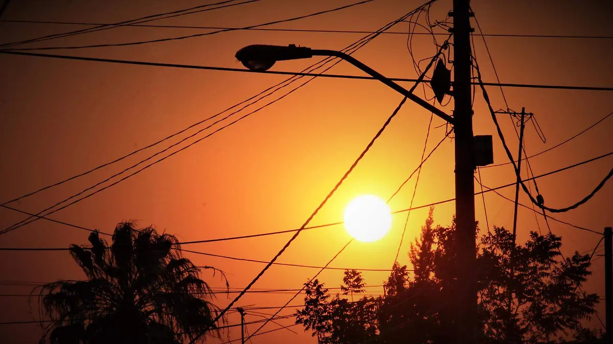 calor atardecer cables