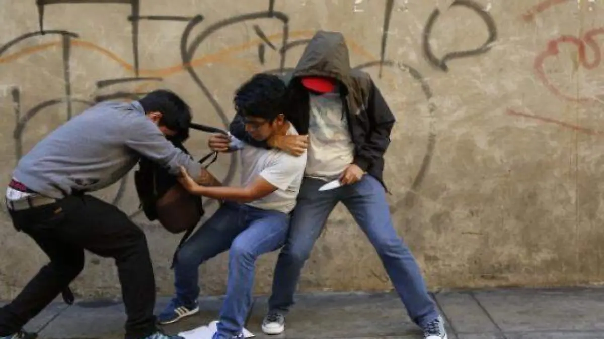 Adolescentes Delincuentes