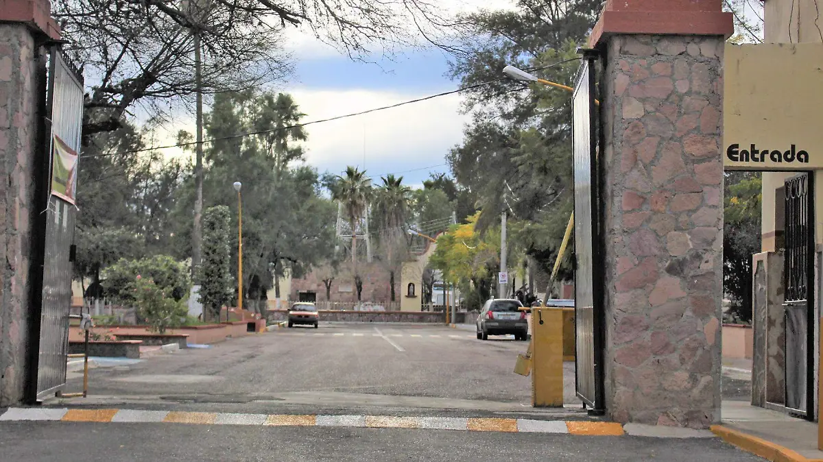 Fachada ciudad de los niños