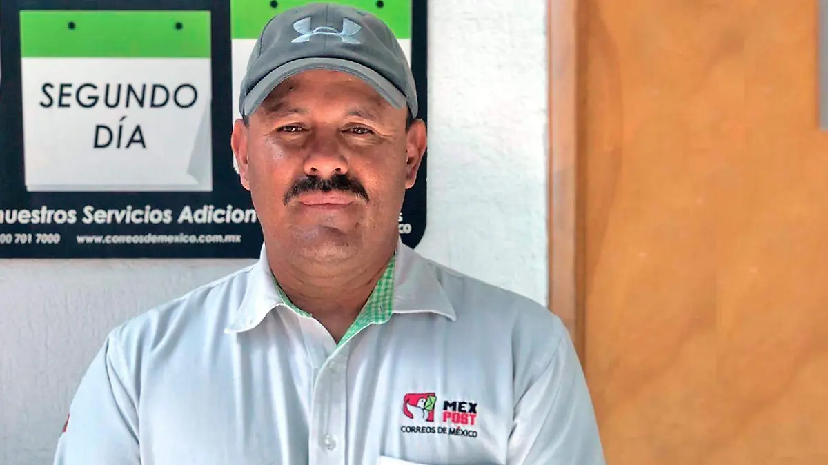 Victor Davila cartero