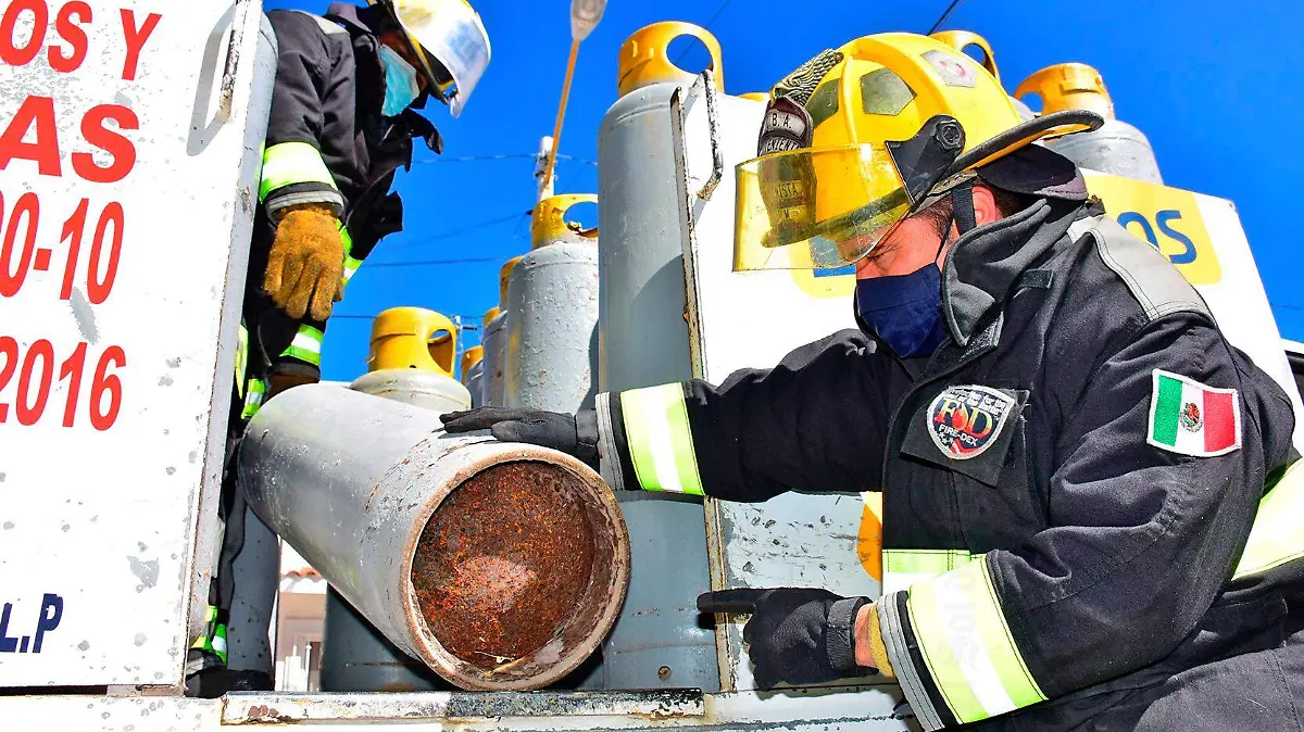 bomberos tanque de gas