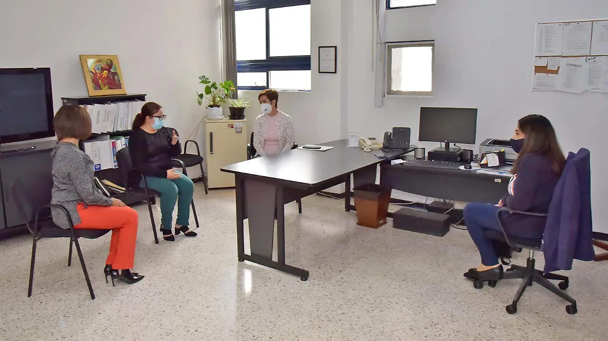 personal del DIF Nacional en reunion