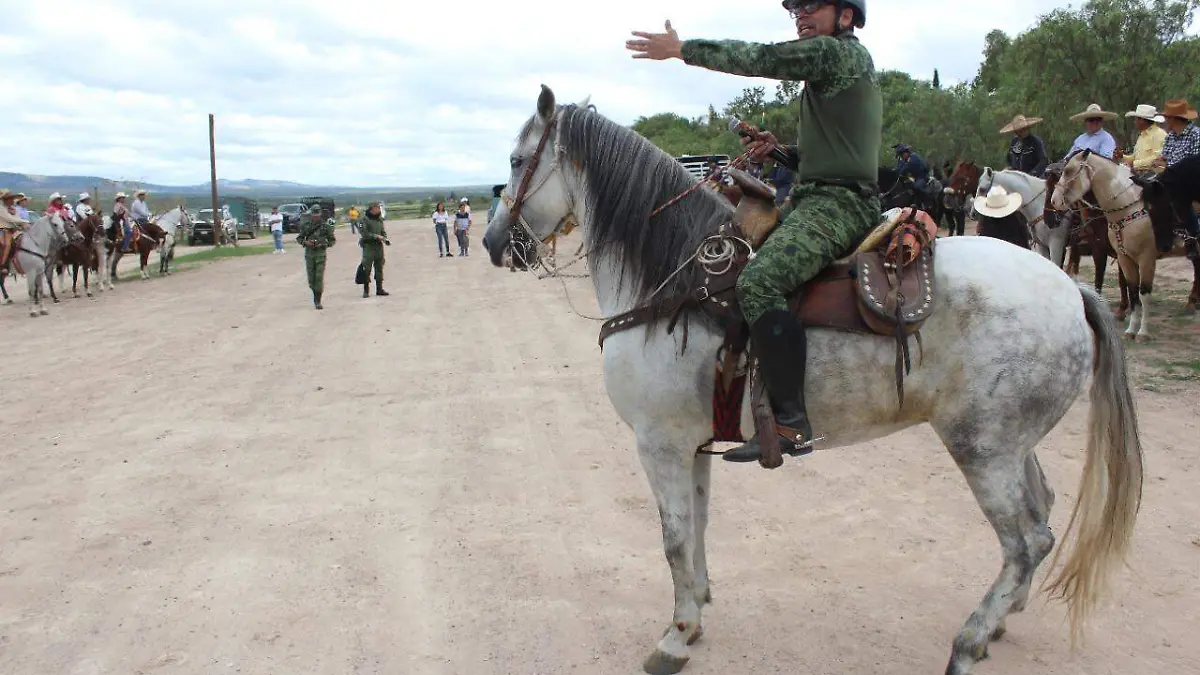Primer Cabalgata Cívico Militar de los Insurgentes 1