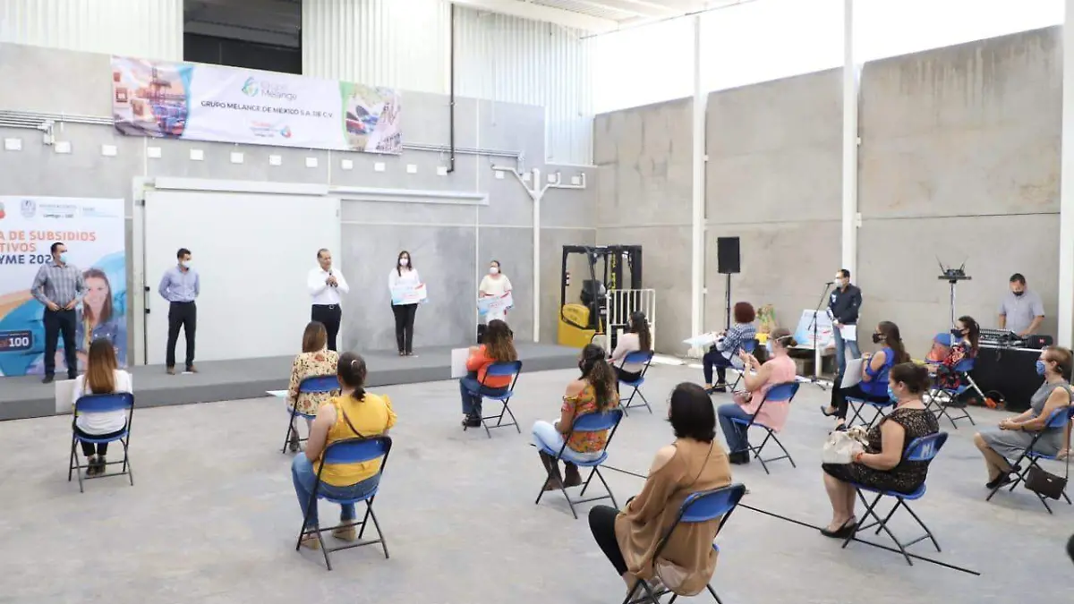 Entrega GobAgs financiamiento a MiPymes