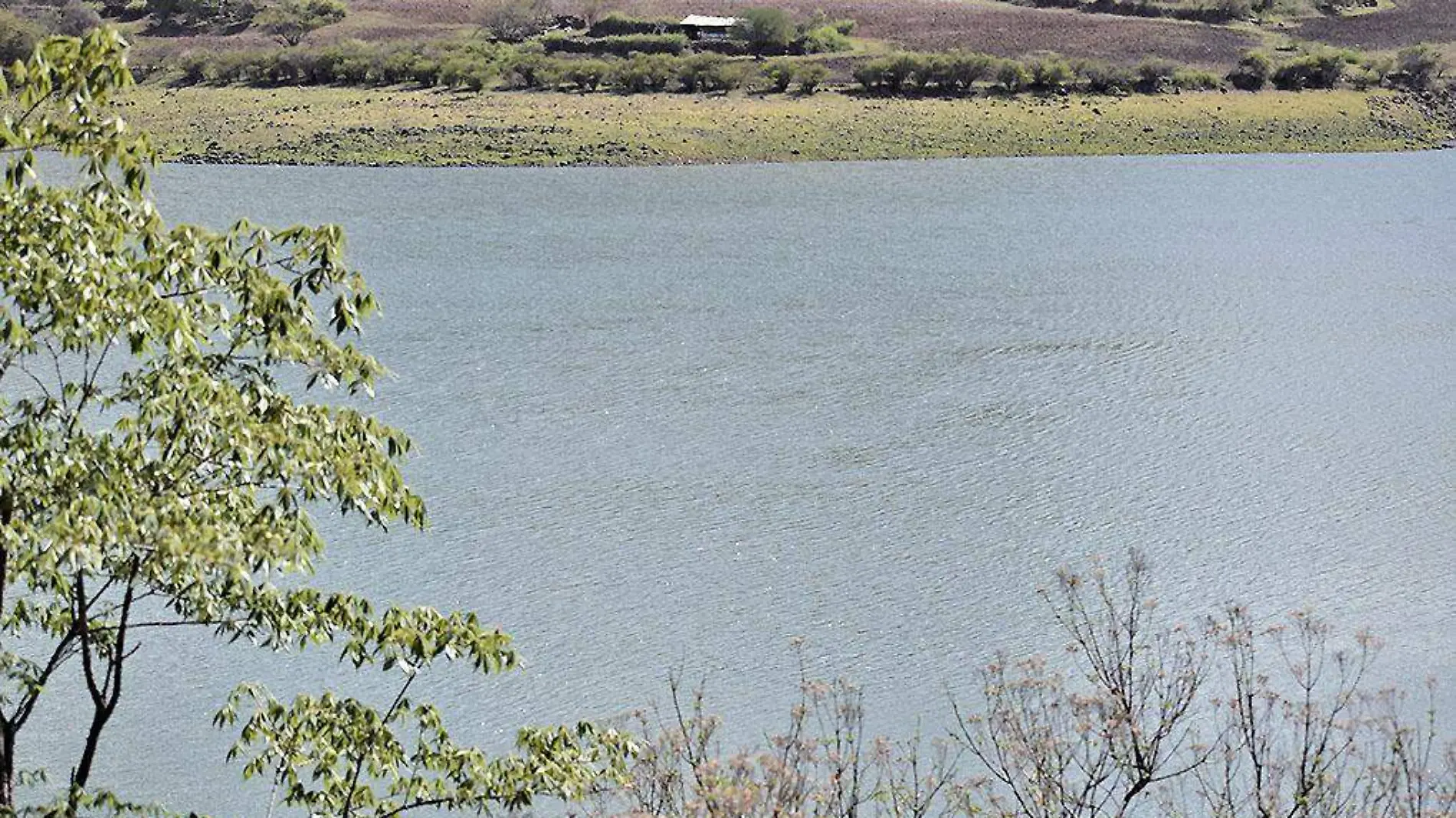 Presa-Agua-Naturaleza-Paisaje