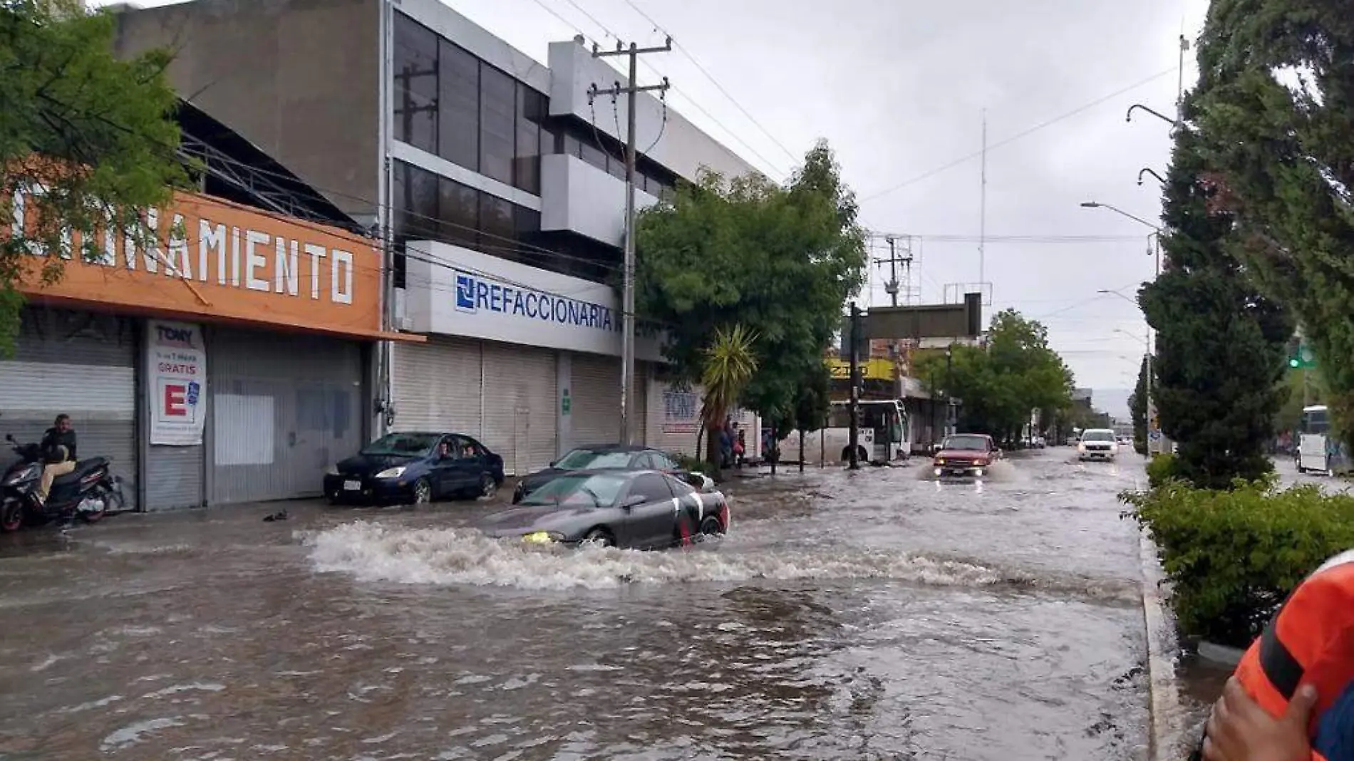 AutosVarados-Inundación-Lluvias