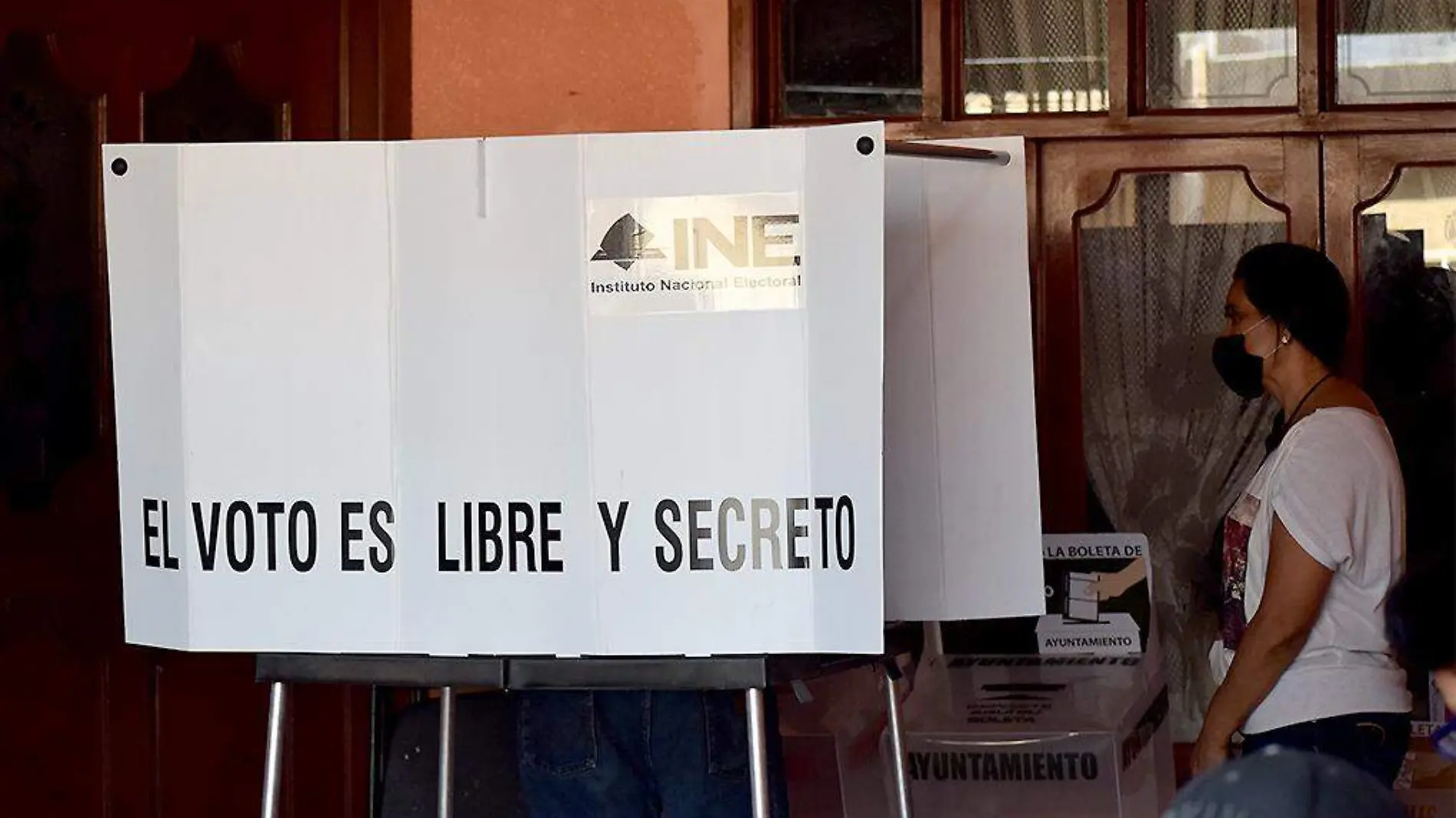 Urna-Elecciones-INE-Votaciones